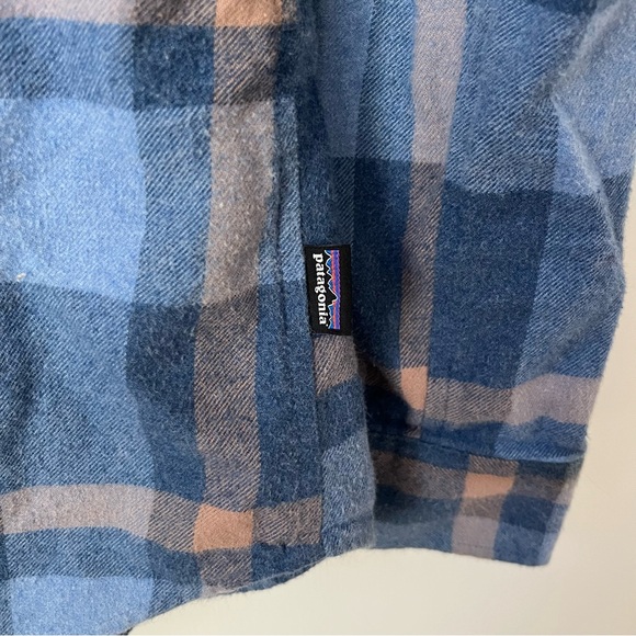 Patagonia Long-Sleeved Organic Cotton Midweight Fjord Flannel Shirt - Picture 10 of 15